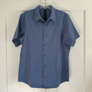 Men’s Lululemon Athletica Casual Blue Button Down Shirt Short Sleeve